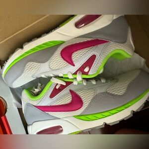 WOMENS NIKE AIR MAX CORRELATE Size 8.5